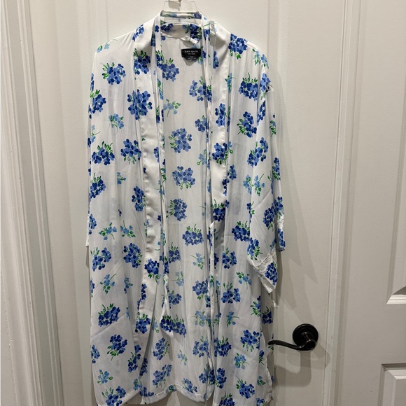 Kate Spade White and Blue Floral Wrap - Picture 4 of 5